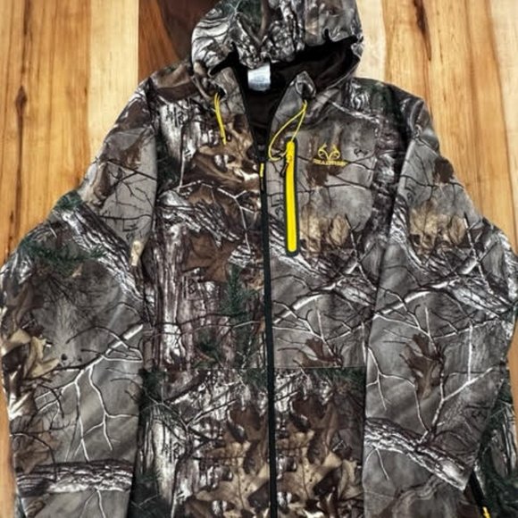 Other - Real Tree Camo Rain Jacket